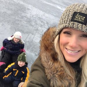 Meet your Posher, Charlotte